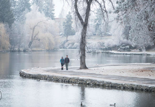 Drake Park couple frost 1600
